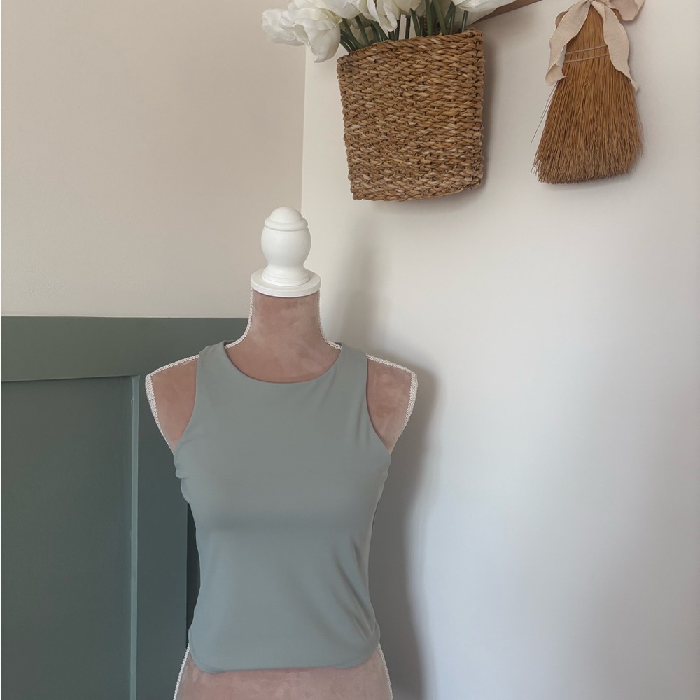 Colorfulkoala Sleeveless Athletic Tank – Sage Green, Size M